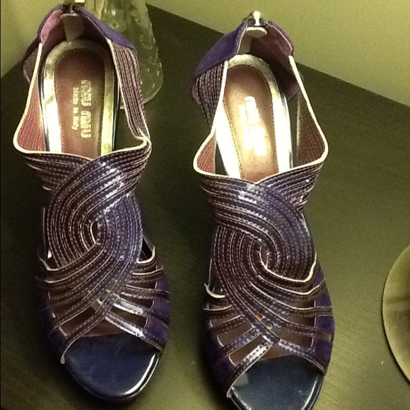 Purple leather pumps