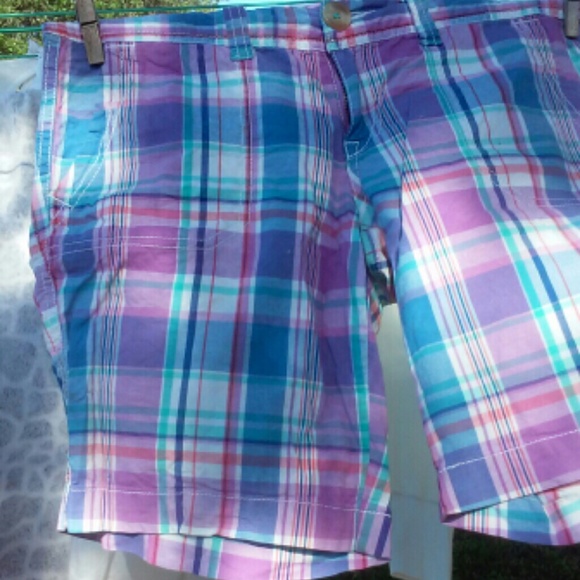 Shorts - Picture 2 of 4