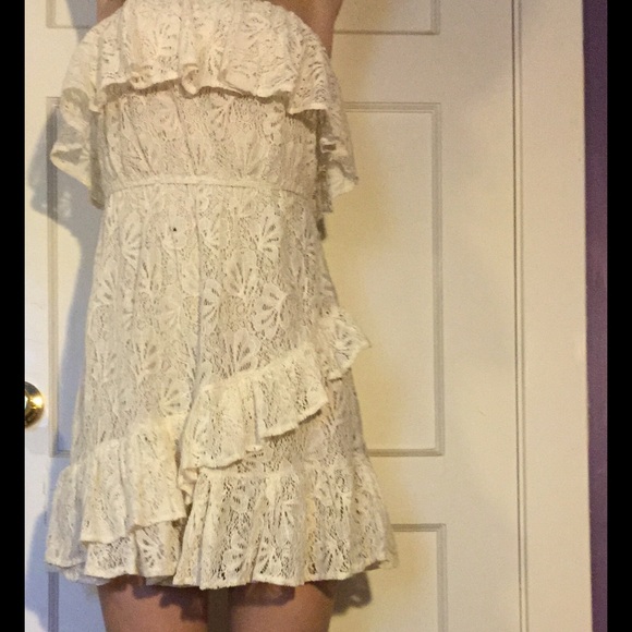 Lace White Dress - Picture 2 of 3