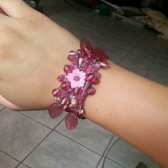Floral cuff - Picture 1 of 2