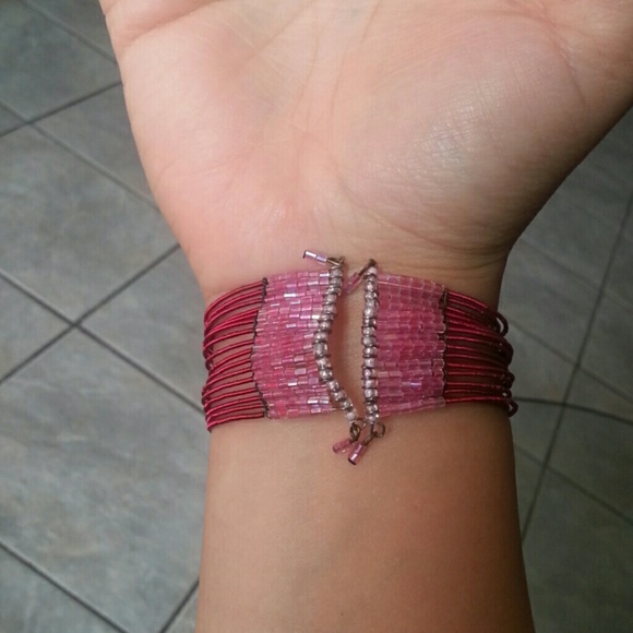 Floral cuff - Picture 2 of 2