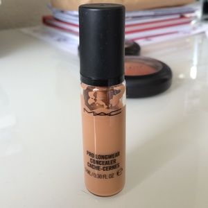 SOLD‼️MAC pro longwear concealer