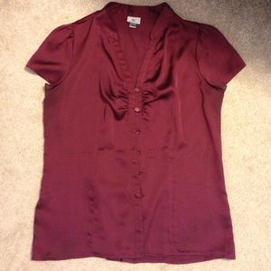 Light weight maroon top