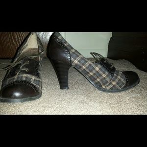 Mudd Retro Heels