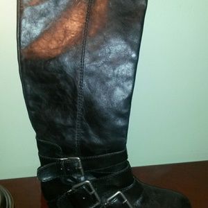 Black leather boots with 3 buckles