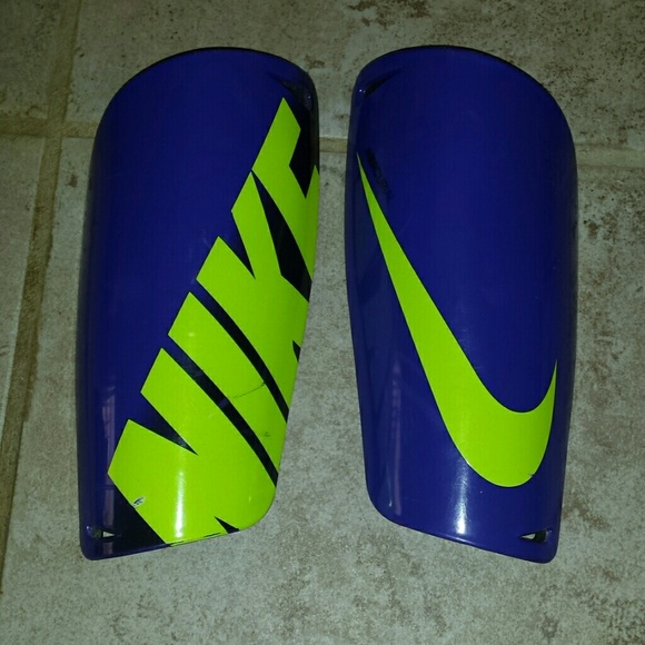 Nike shin guards