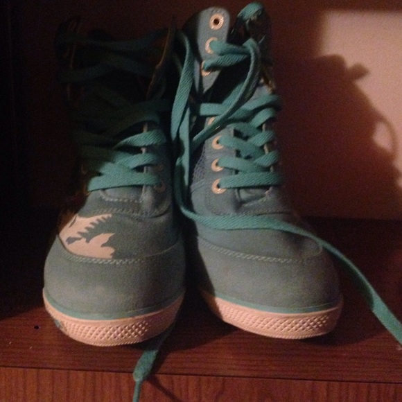 Shoes - Picture 2 of 3