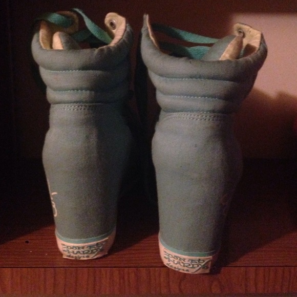 Shoes - Picture 3 of 3