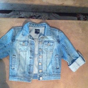 Cropped denim jacket