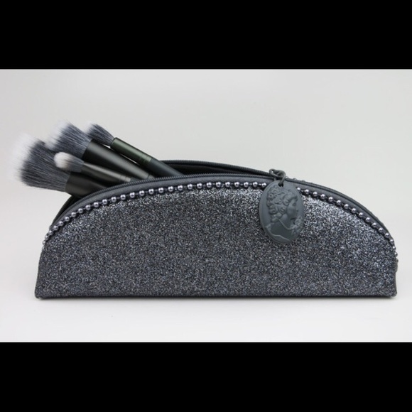 Mac brush bag