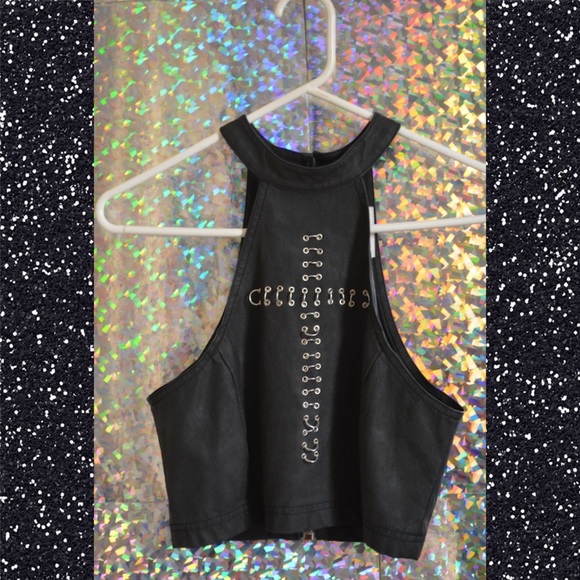 ✨UNIF LEATHER CROSS CROP✨