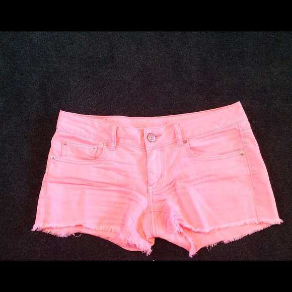 Super cute American Eagle hot pink shorts
