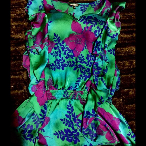 Gorgeous Express Ruffle Top!! - Picture 2 of 4