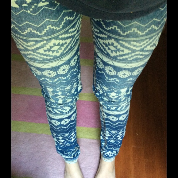 🐇 Hot Kiss Skinny Jeans, Tribal Cream Pattern 🐇