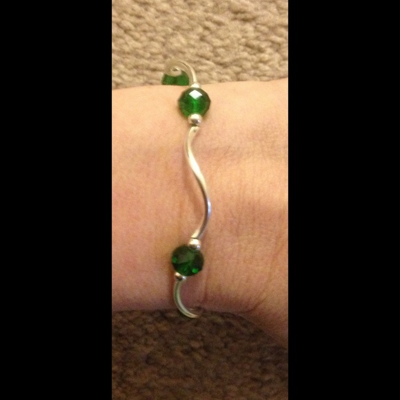 SOLD!! Handmade cute bracelet with green beads - Picture 2 of 3