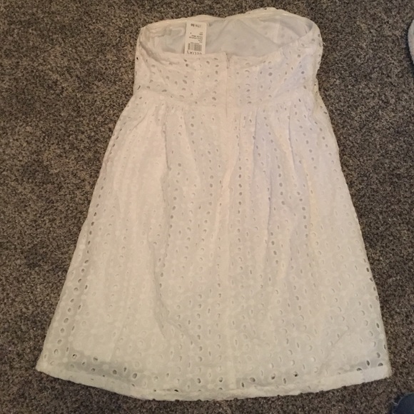 NWT White Eyelet Strapless Dress - Picture 2 of 3