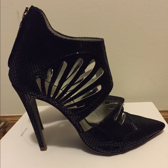Plomo  stiletto