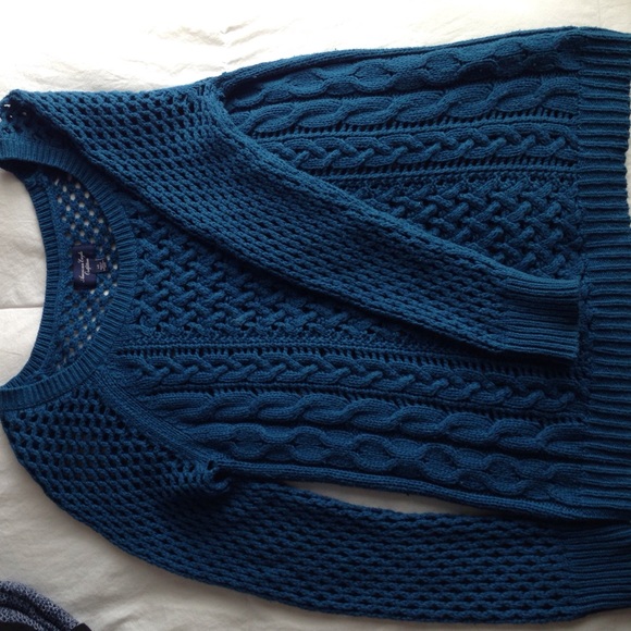 American eagle royal blue sweater
