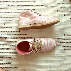 Pink Patterned TOMS