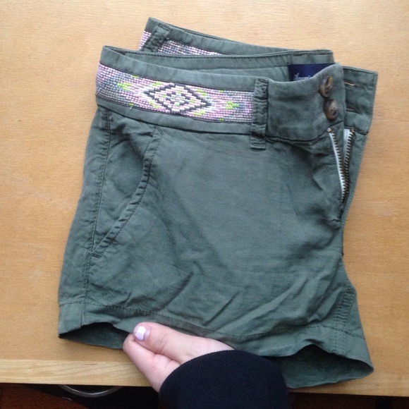 American eagle, army green shorts
