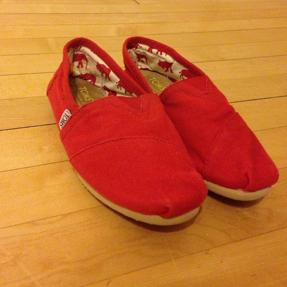 TOMS classic red canvas