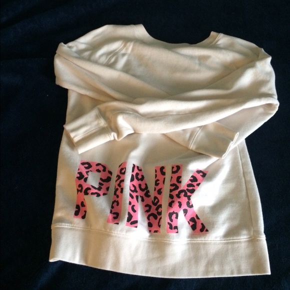 VS PINK sweatshirt - Picture 2 of 2