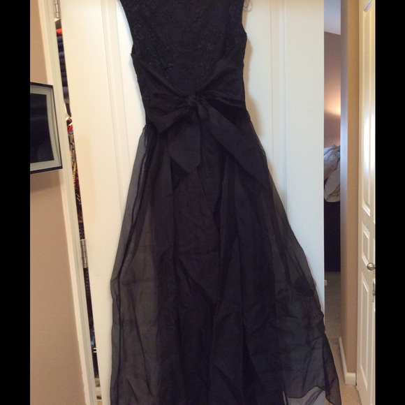 Georgeous  long party dress - Picture 4 of 4