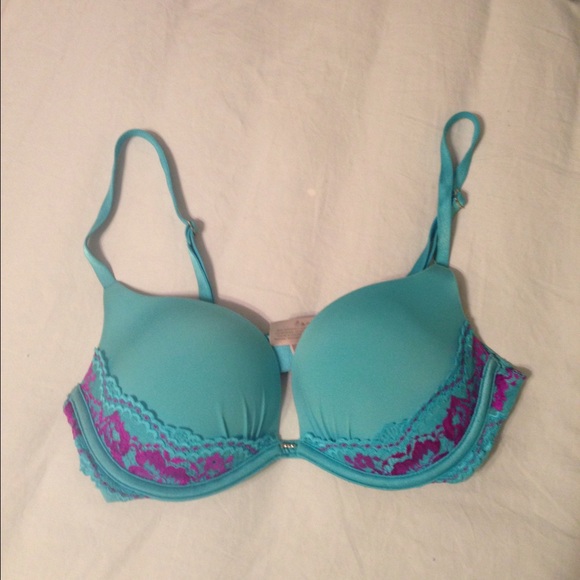 Victoria's Secret Bra - Picture 1 of 3