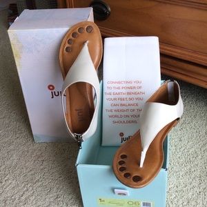 Juil copper toes Luna thong sandals