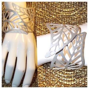 Silver Matte Leaf Bracelet