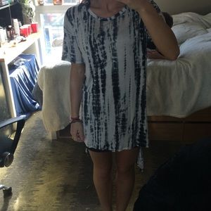 tie die shirt dress