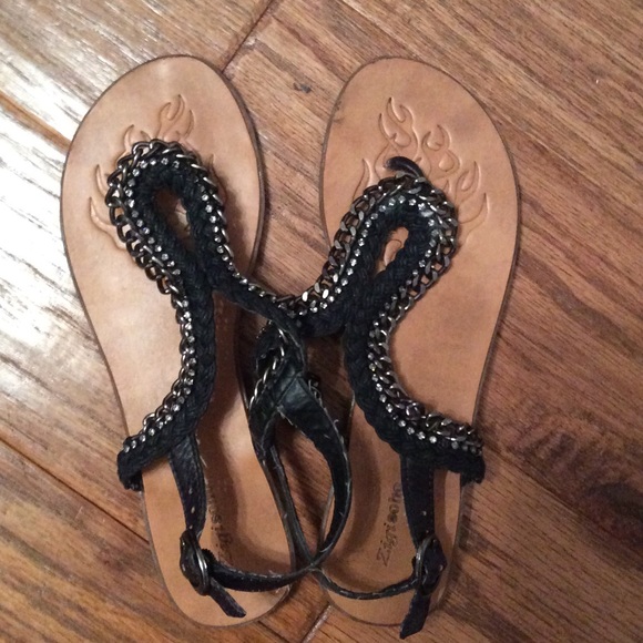 Size 9 buckle rhinestone black sandal.