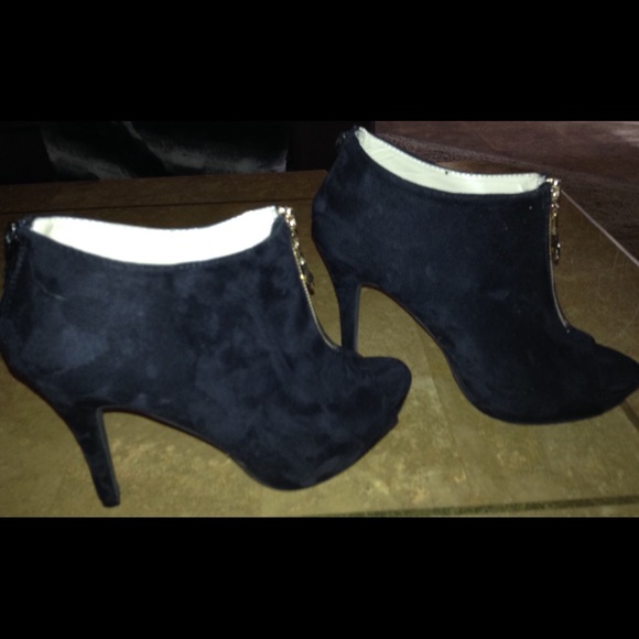 Bootie - Picture 3 of 4