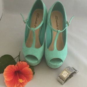 Green wedge shoes