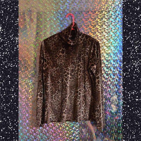 🚫SOLD ON ETSY🚫✨VELVET LEOPARD TURTLENECK✨