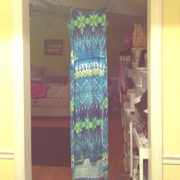 Bohemian skin tight maxi dress with a medium slit