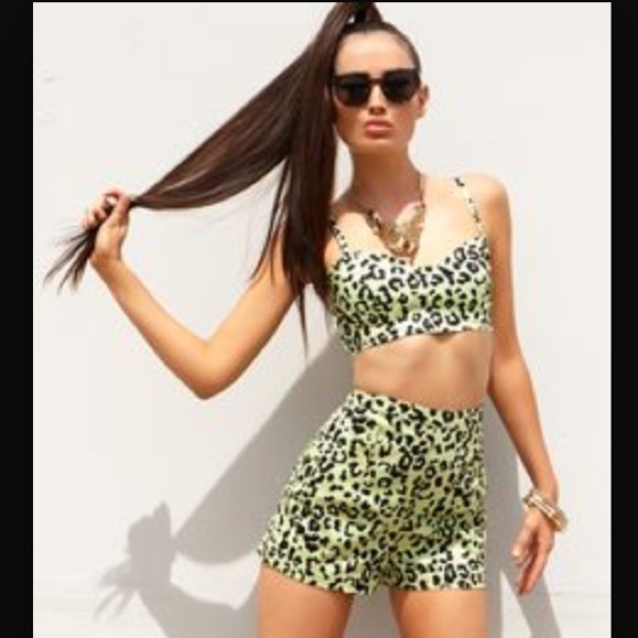 Sexy forever 21 crop top sz Med neon leopard