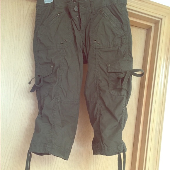 Green Cargo Capris