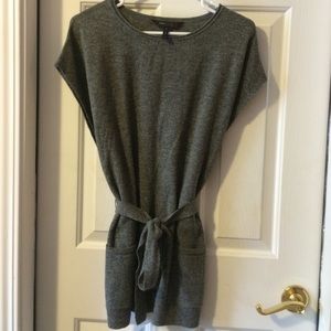 BCBGMaxAzria gray short sleeve tunic sweater, XS