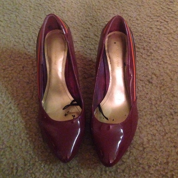 Maroon shiny heels with green and orange stripe