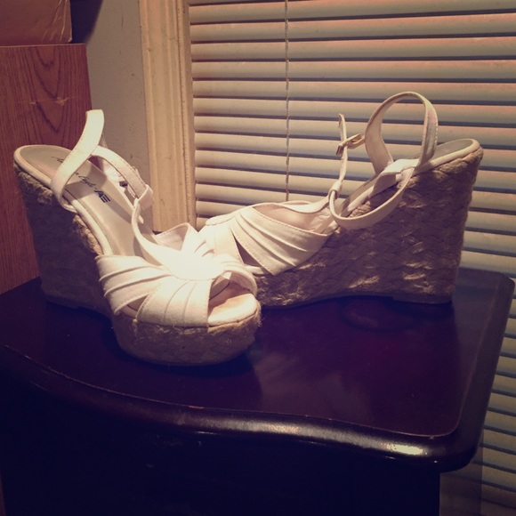 American eagle wedges. Size 9.
