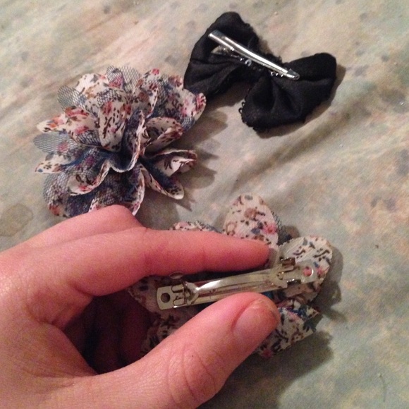 Hair Clips ✨ - Picture 2 of 3