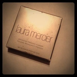 Laura Mercier Bronzing pressed powder
