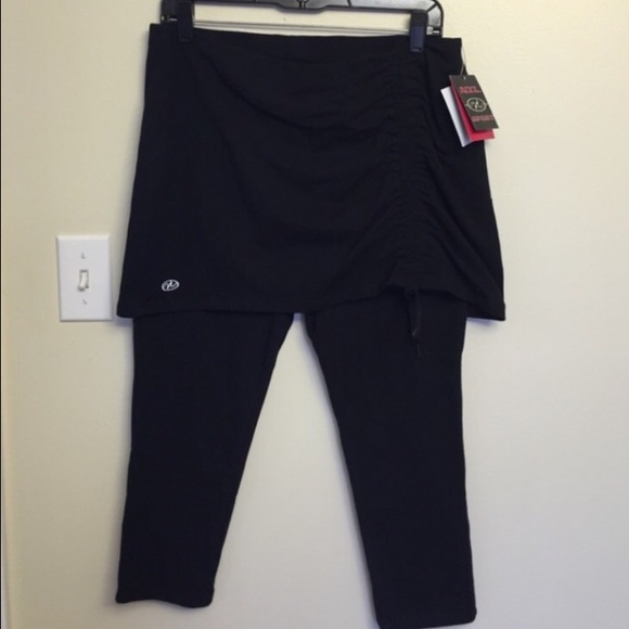 Medium workout pants NWT