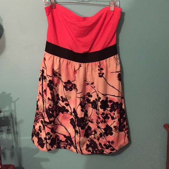 Charlotte Russe Dresses & Skirts - STRAPLESS MINI DRESS