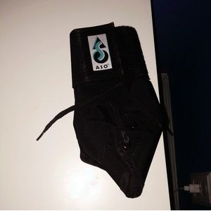 Ankle brace.