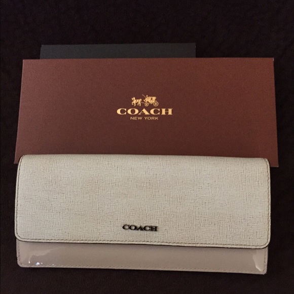 AUTHENTIC Coach wallet