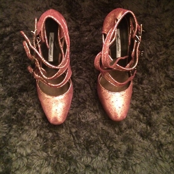 Brian Atwood Metallic purple buckle heels - Picture 4 of 4