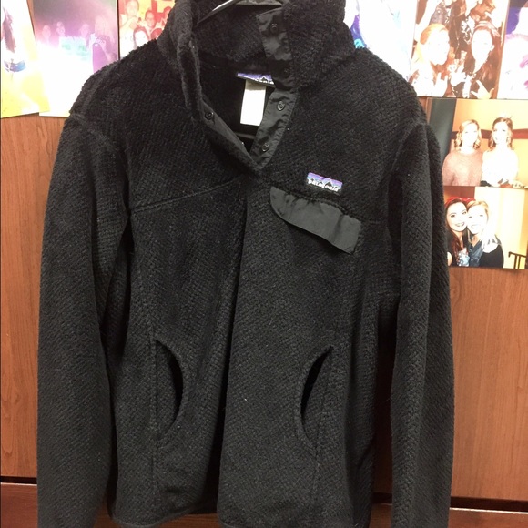 A black Patagonia Re-Tool Pullover