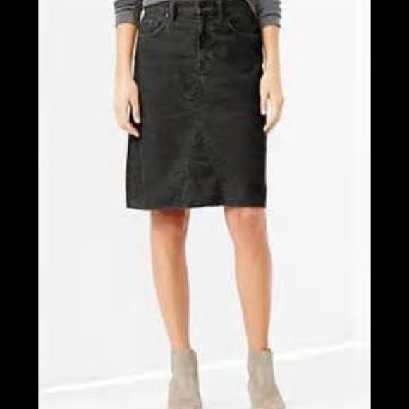 GAP Dresses & Skirts - 🌴Gap light weight corduroy skirt